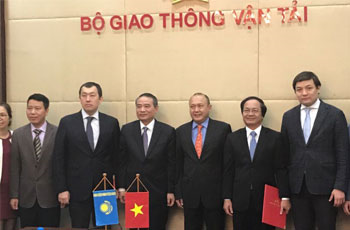 Kazakhstan, Vietnam agree cargo transportation along key international route